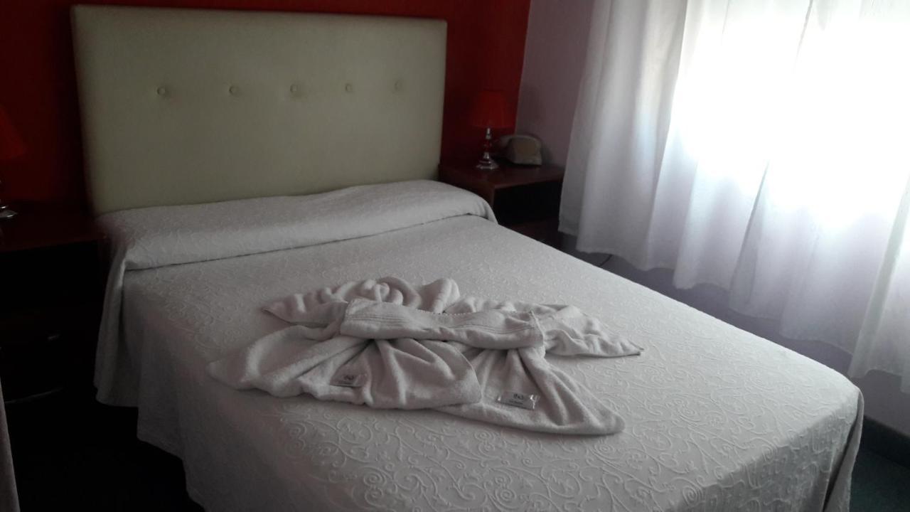 Hotel Los Robles Gualeguaychú Extérieur photo